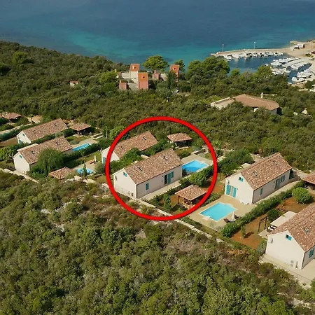 Seaside Family Friendly House With A Swimming Pool Guduce, - 17668 別荘 ウグリャン